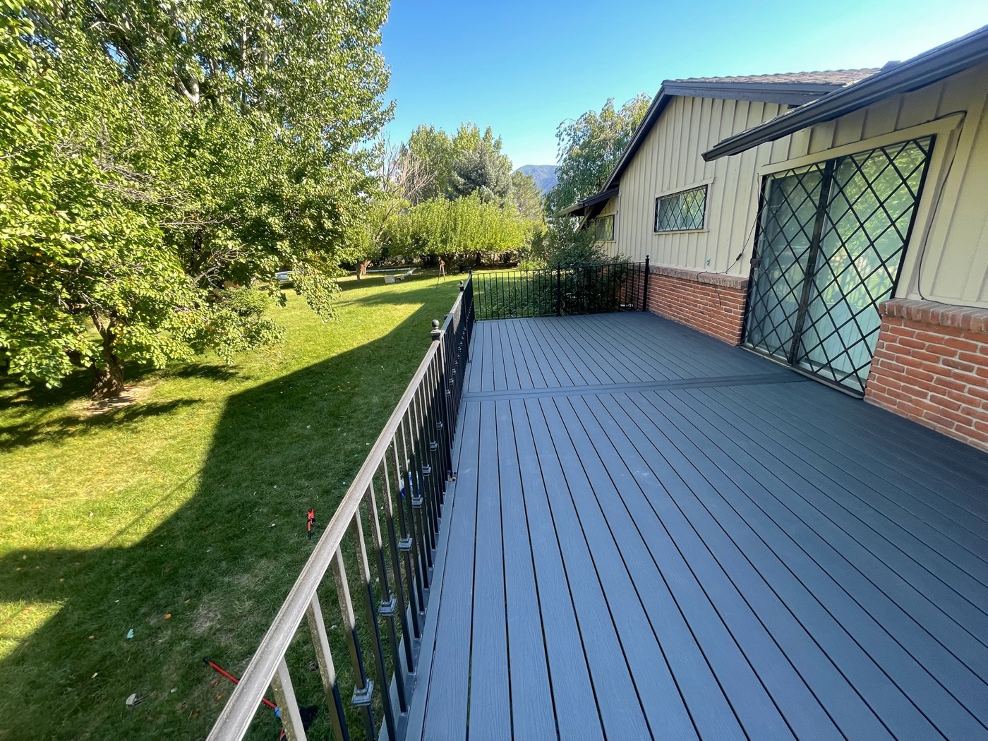 New composite deck with railing